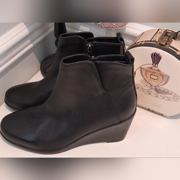 Blondo Waterproof Black Ankle Boots 8.5M NWT - Picture 4 of 12